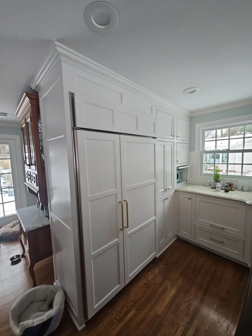 White painted kitchen cabinets